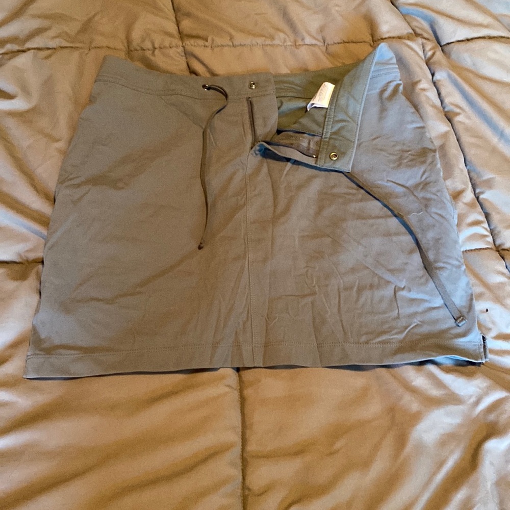 Columbia Skort: Size 8